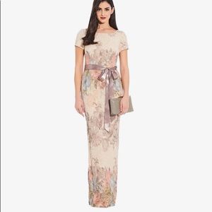 FLORAL MATELASSE GOWN IN BLUSH MULTI